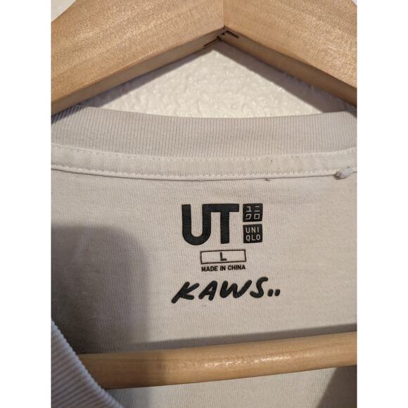 KAWS x UNIQLO UT Short Sleeve Shirt Gone Tee T-Shirt Men’s size L 100% cotton - Picture 4 of 6